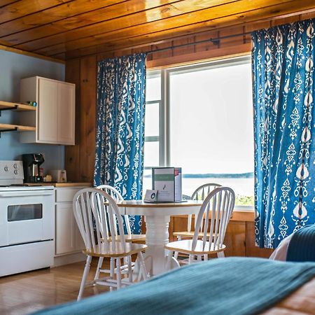 Friars Bay Inn & Cottages Welshpool 객실 사진