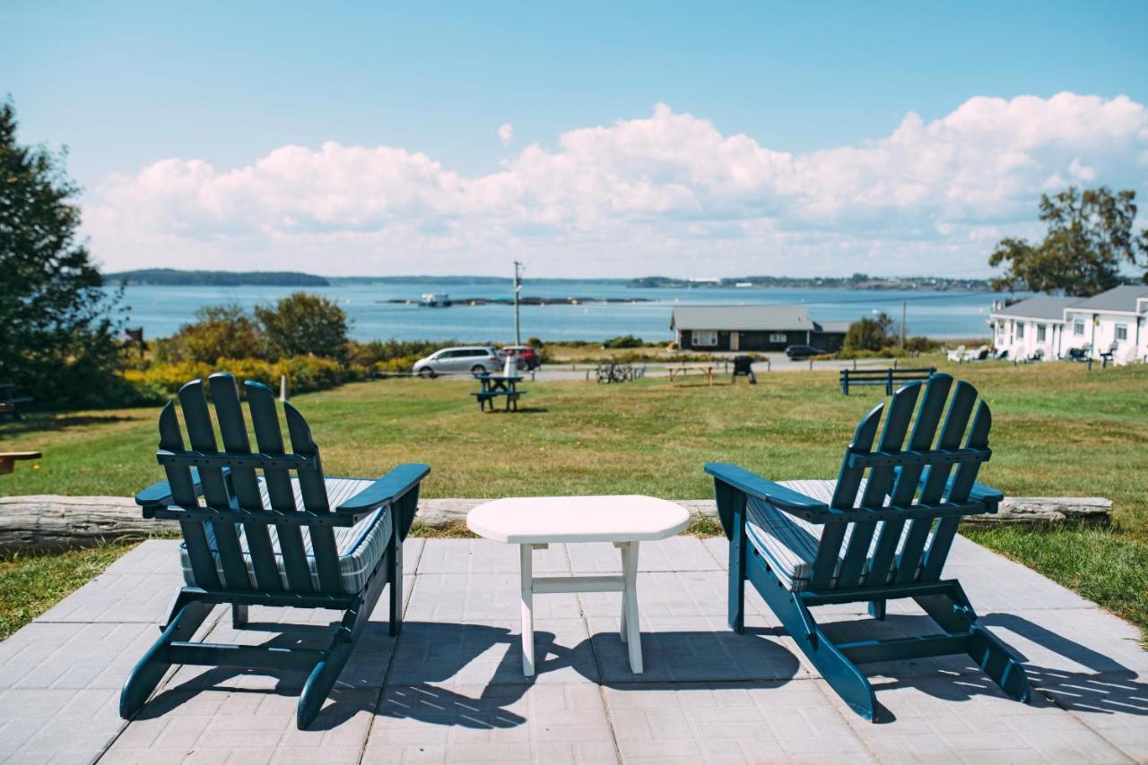 Friars Bay Inn & Cottages Welshpool 외부 사진