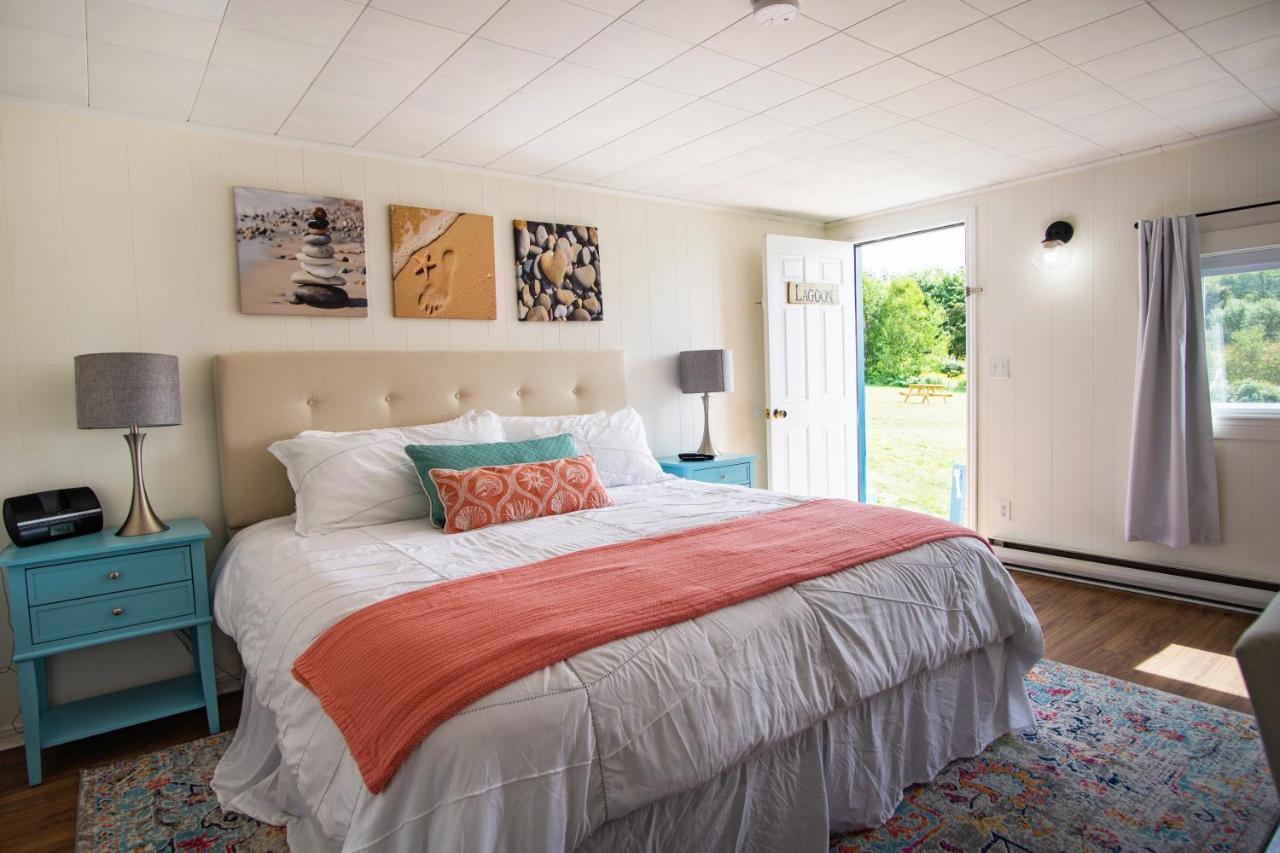 Friars Bay Inn & Cottages Welshpool 외부 사진