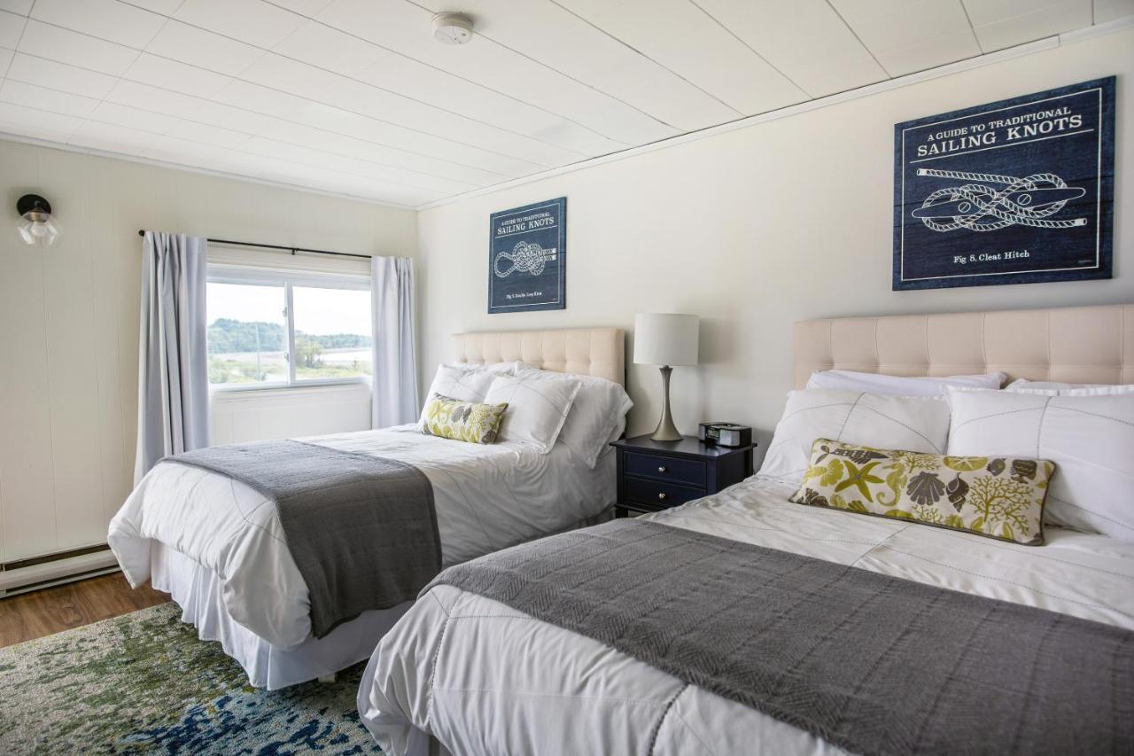 Friars Bay Inn & Cottages Welshpool 외부 사진
