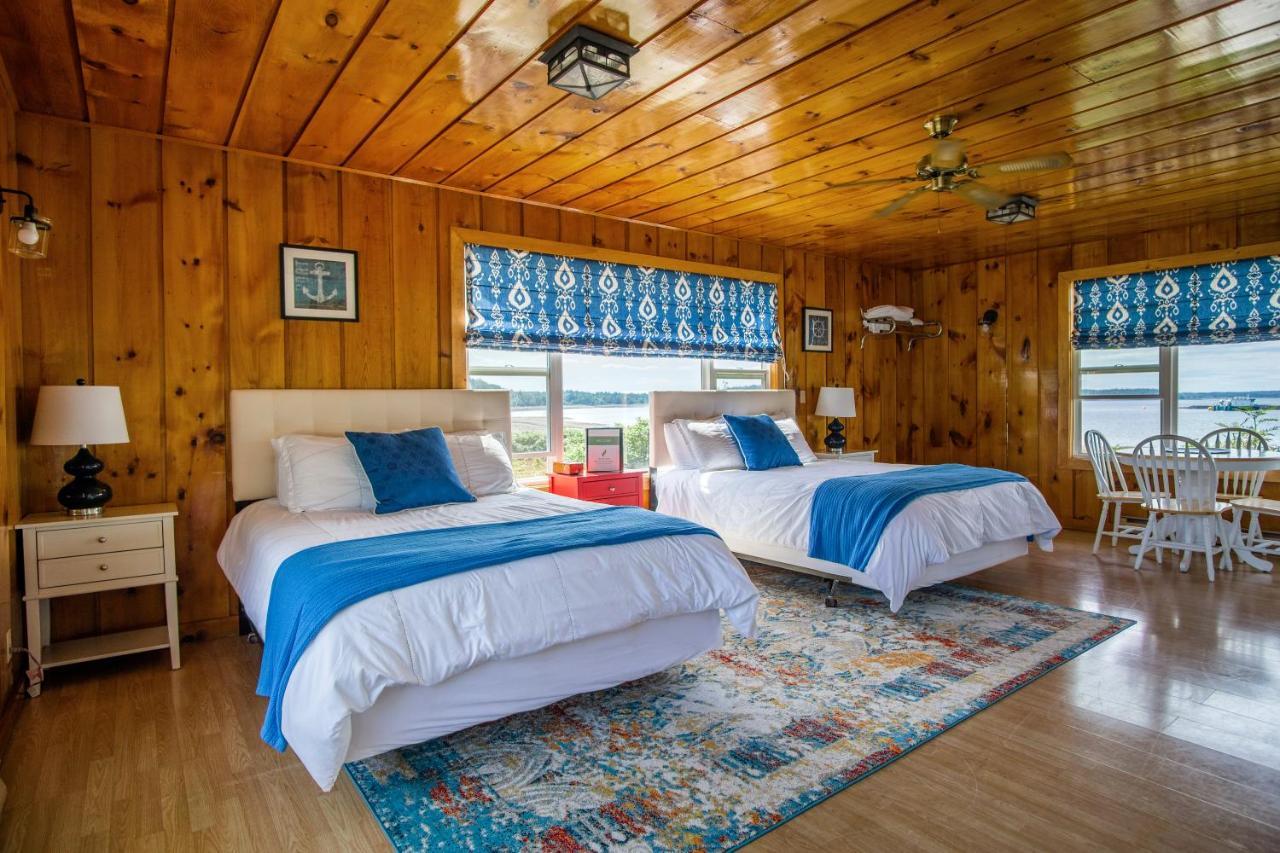 Friars Bay Inn & Cottages Welshpool 외부 사진