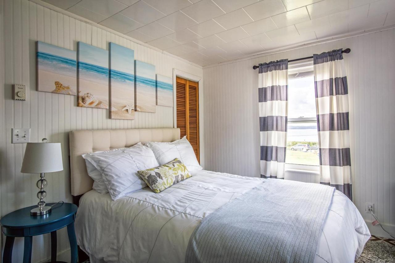 Friars Bay Inn & Cottages Welshpool 외부 사진