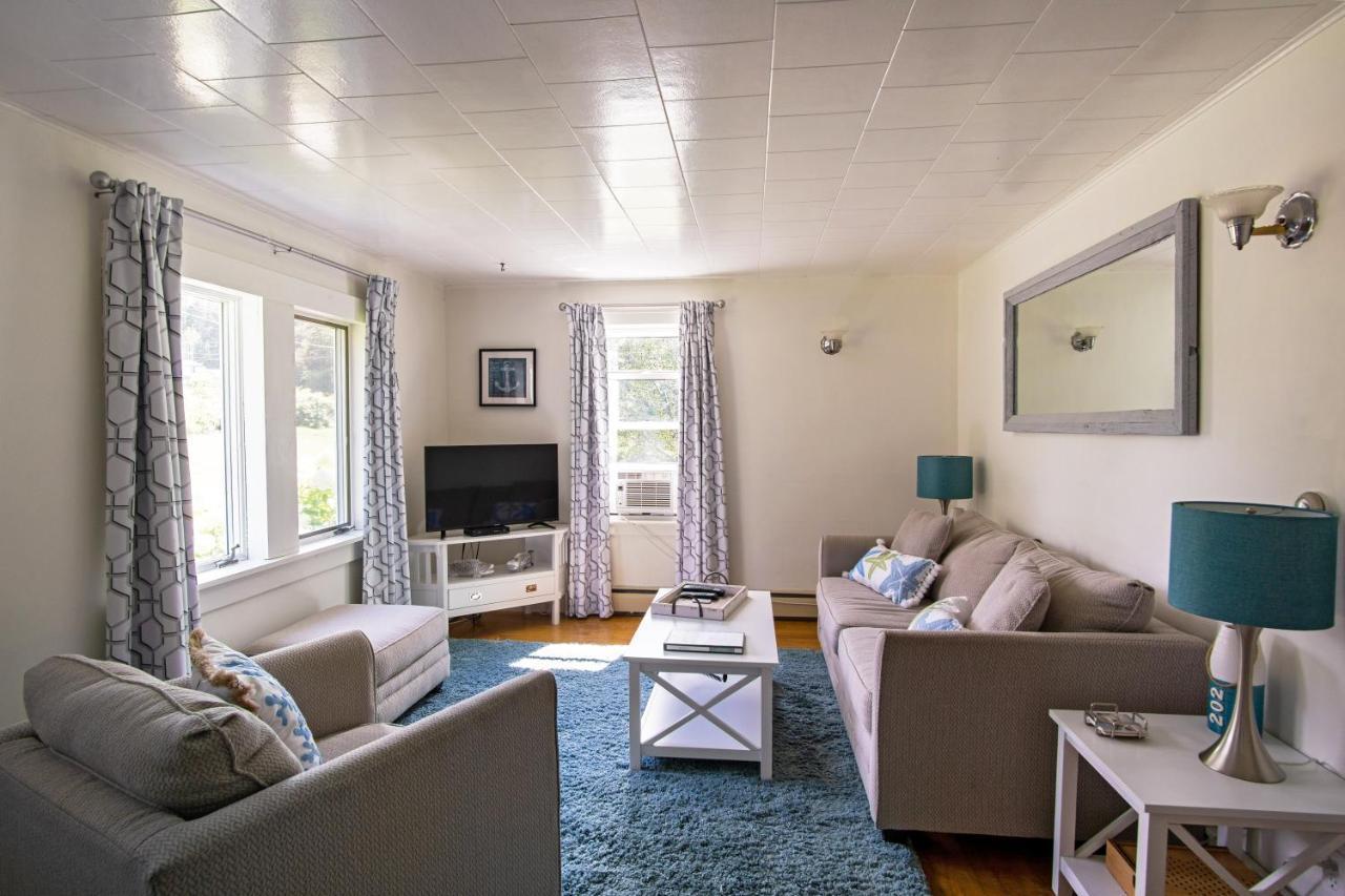 Friars Bay Inn & Cottages Welshpool 외부 사진