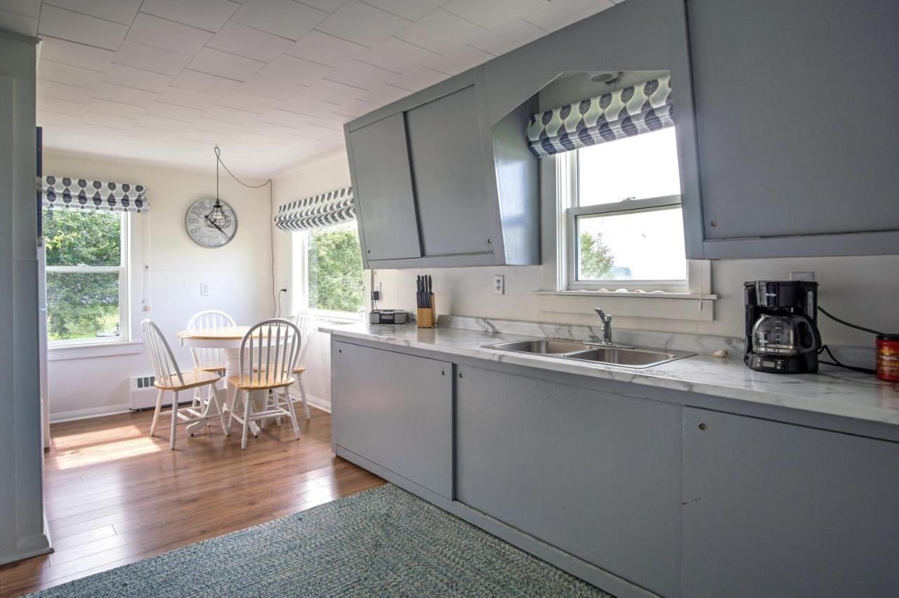 Friars Bay Inn & Cottages Welshpool 외부 사진